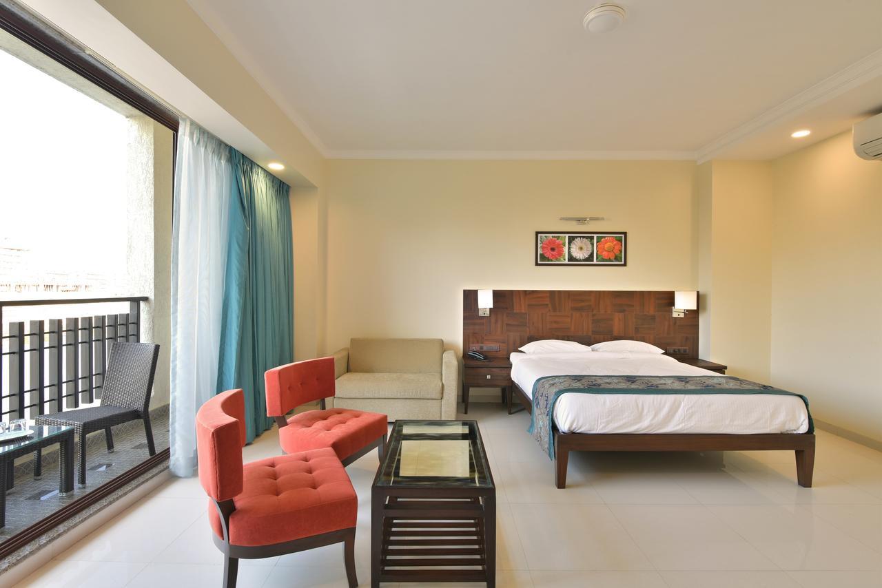 Готель Club One Manor Екстер'єр фото