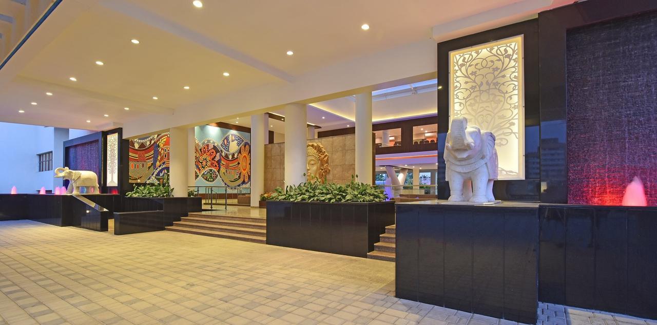 Готель Club One Manor Екстер'єр фото